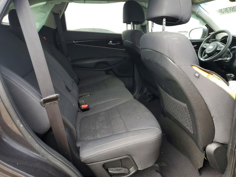 2017 KIA SORENTO LX — Фото 10 из 12