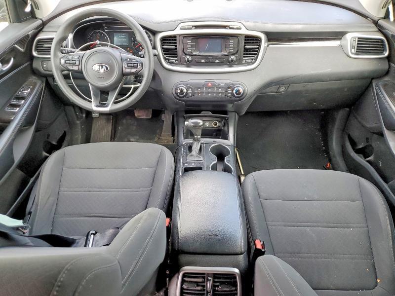 2017 KIA SORENTO LX — Фото 8 из 12