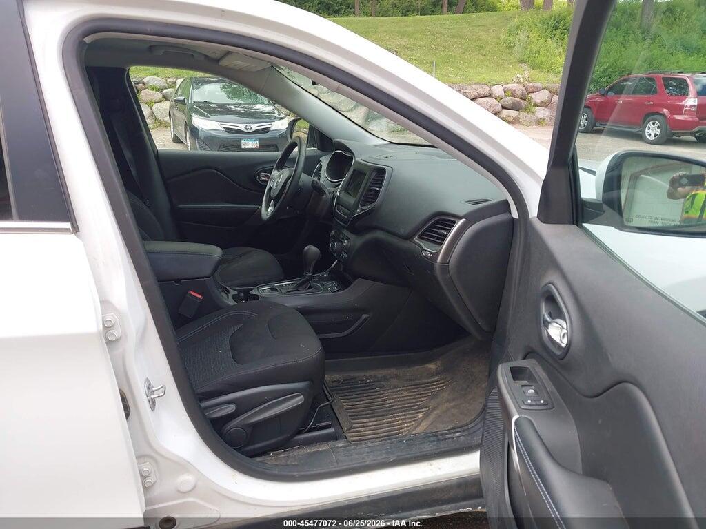 1C4PJMCB8KD450927 2019 JEEP CHEROKEE photo no. 5