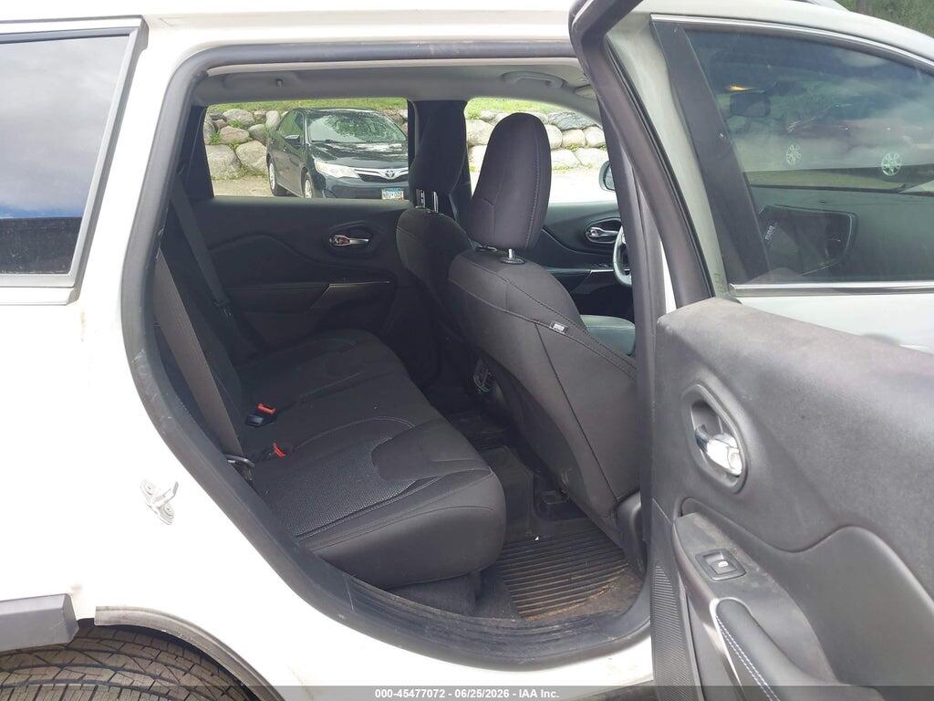 1C4PJMCB8KD450927 2019 JEEP CHEROKEE photo no. 8