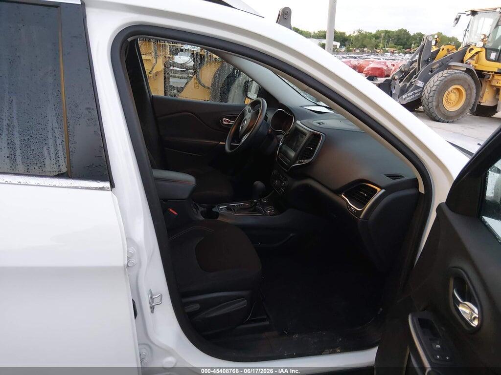 1C4PJMCB3KD464069 2019 JEEP CHEROKEE photo no. 5