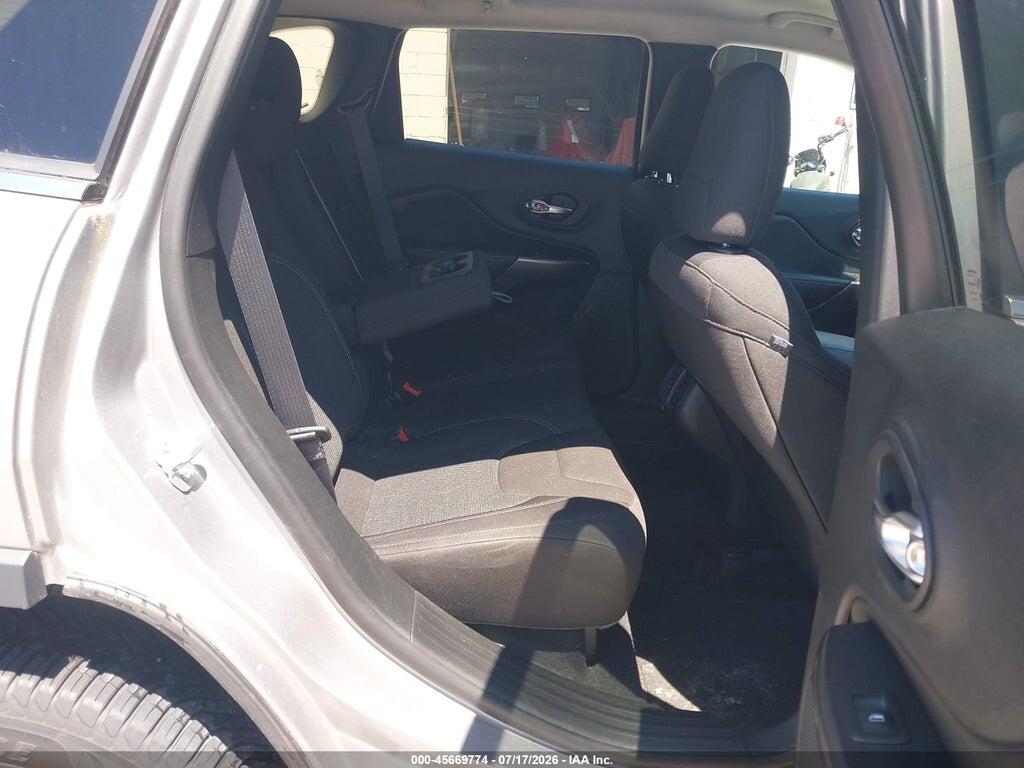 1C4PJMCB0KD429912 2019 JEEP CHEROKEE photo no. 8