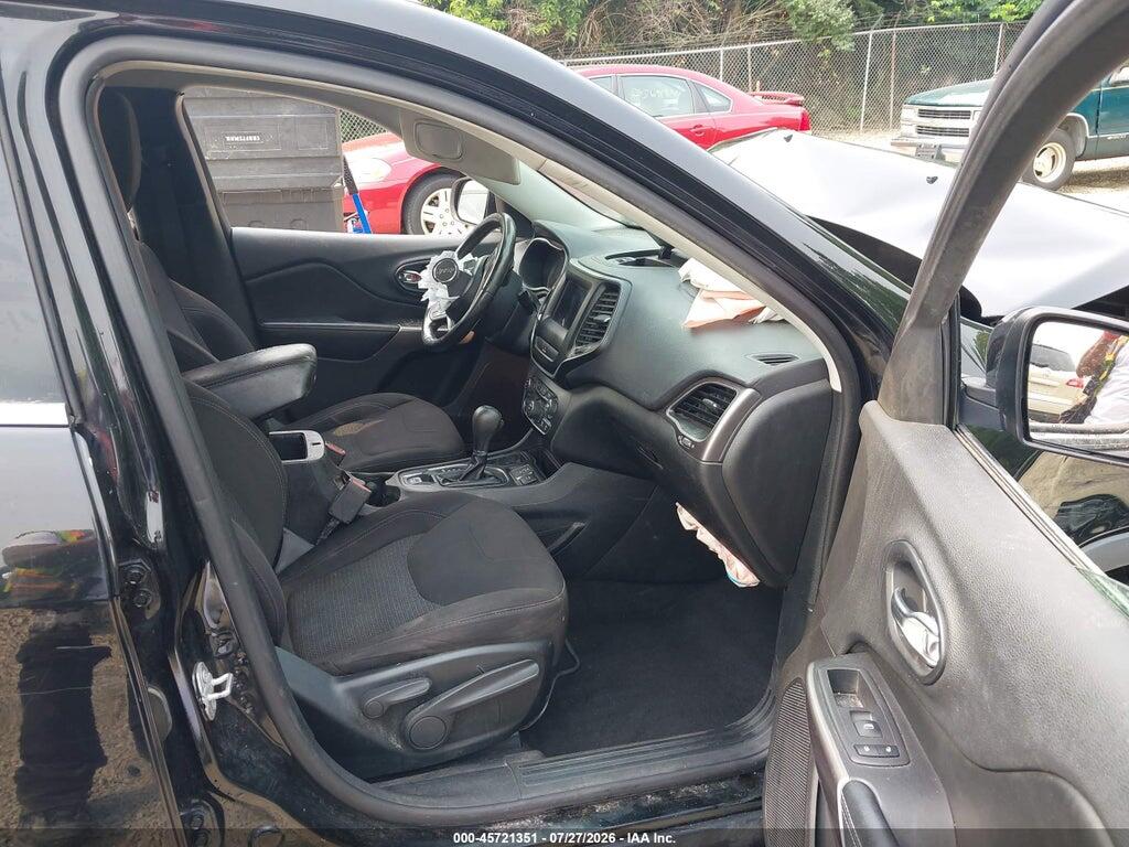 1C4PJLCB9KD296982 2019 JEEP CHEROKEE photo no. 5