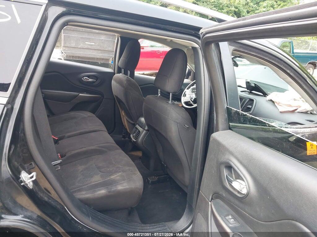 1C4PJLCB9KD296982 2019 JEEP CHEROKEE photo no. 8