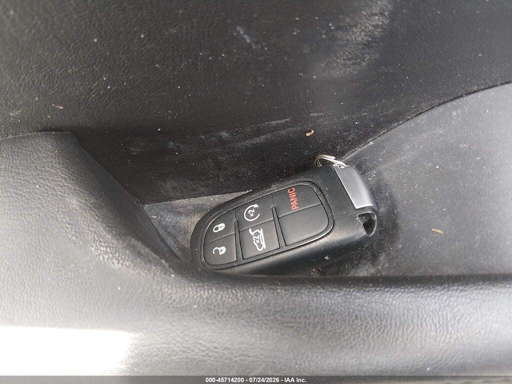 1C4PJMDX4KD105887 2019 JEEP CHEROKEE photo no. 11