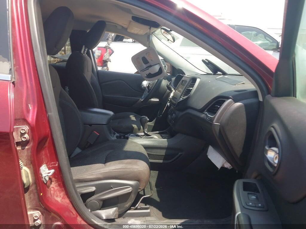 1C4PJLCB5KD427938 2019 JEEP CHEROKEE photo no. 5