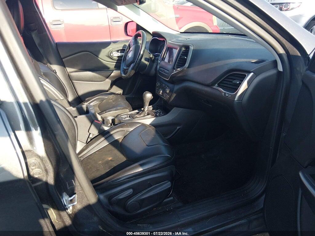 1C4PJLLB0KD205744 2019 JEEP CHEROKEE photo no. 5