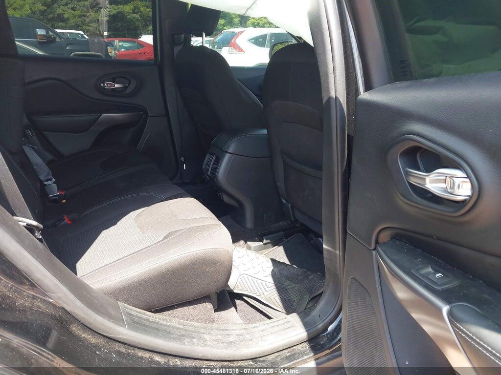 1C4PJMCX2KD216598 2019 JEEP CHEROKEE photo no. 8