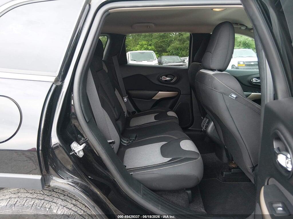 1C4PJMCB7JD528449 2018 JEEP CHEROKEE photo no. 8