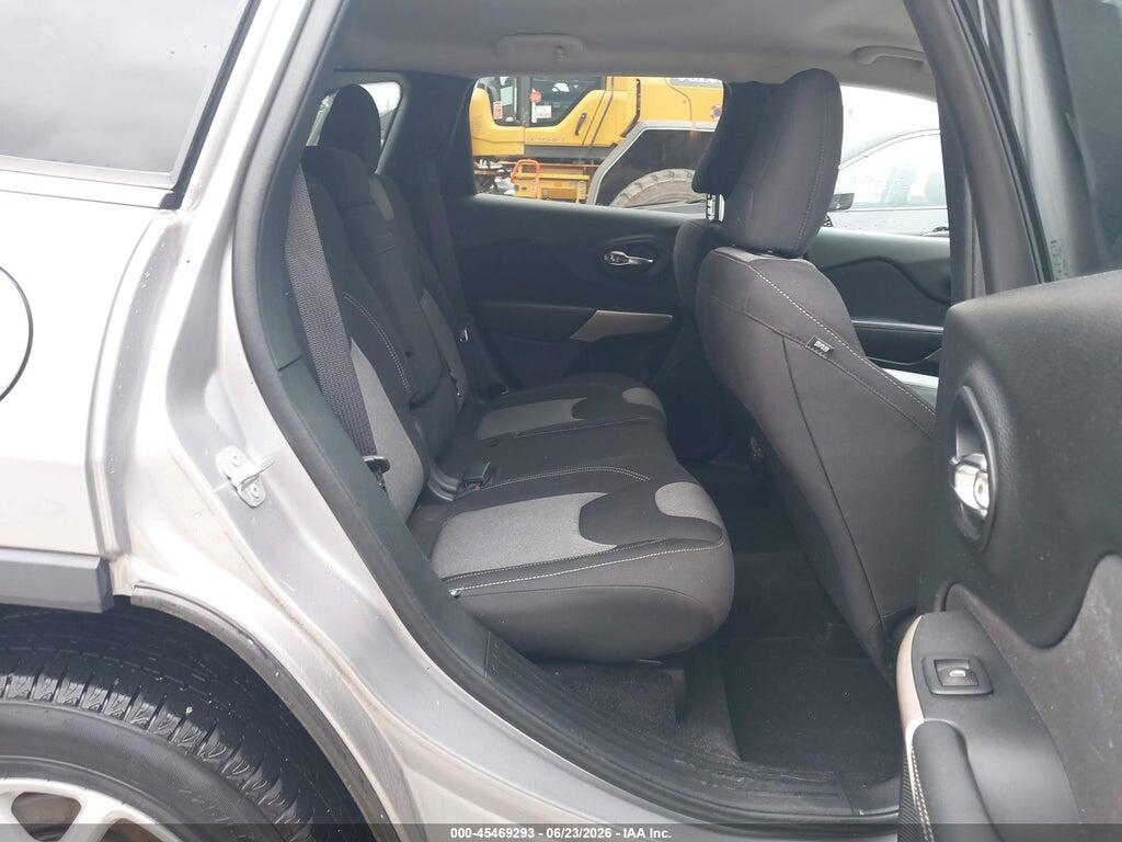 1C4PJMCB7JD580986 2018 JEEP CHEROKEE photo no. 8