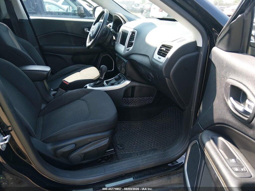 3C4NJDAB8KT689625 2019 JEEP COMPASS photo no. 5