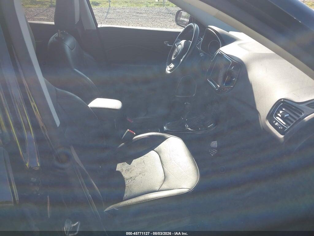 3C4NJDCB7KT741937 2019 JEEP COMPASS photo no. 5