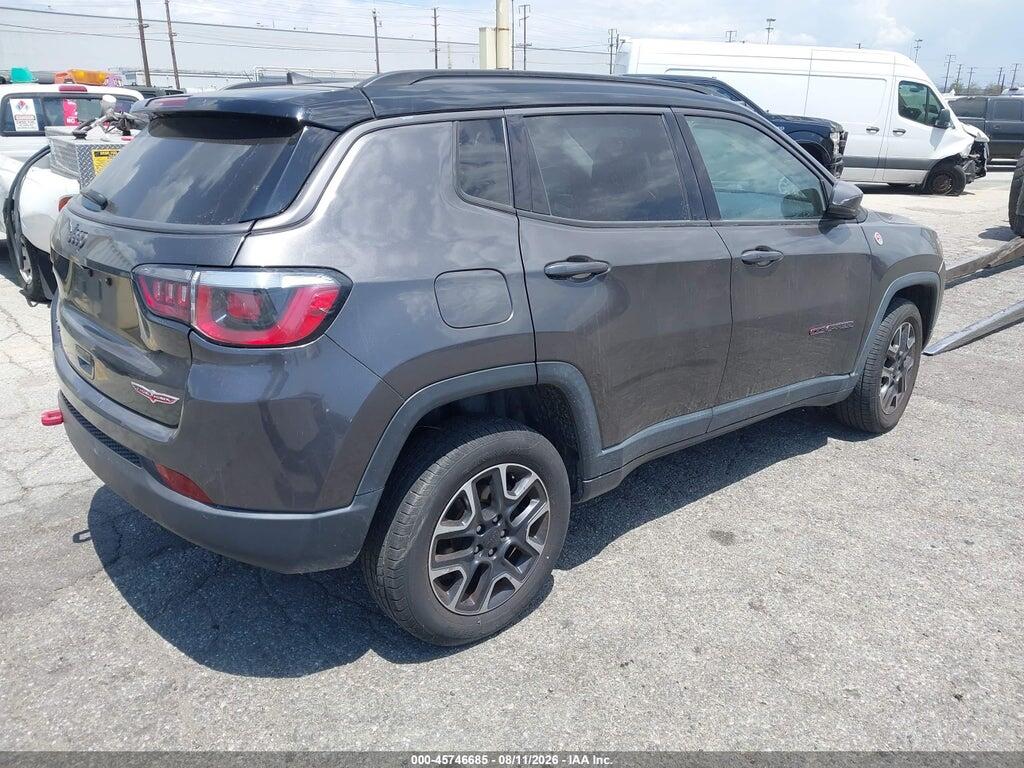 3C4NJDDB0KT660440 2019 JEEP COMPASS photo no. 4