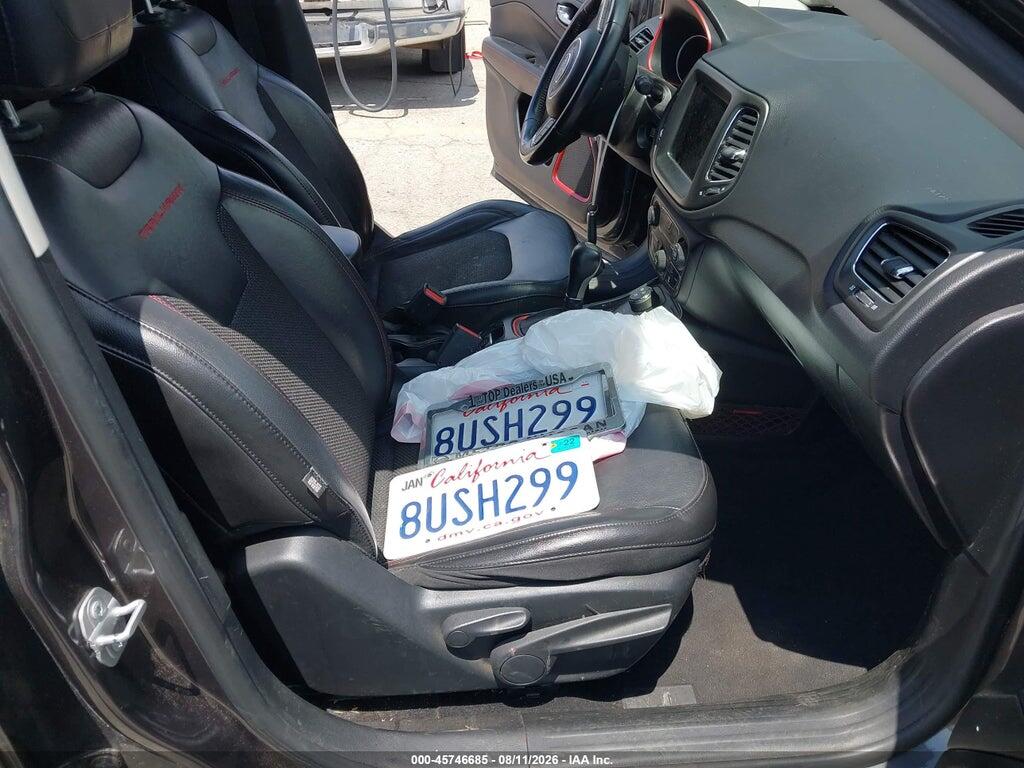 3C4NJDDB0KT660440 2019 JEEP COMPASS photo no. 5