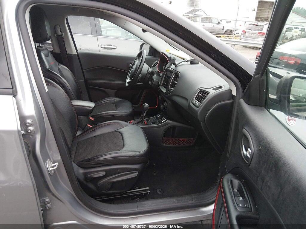 3C4NJDDB5KT668890 2019 JEEP COMPASS photo no. 5