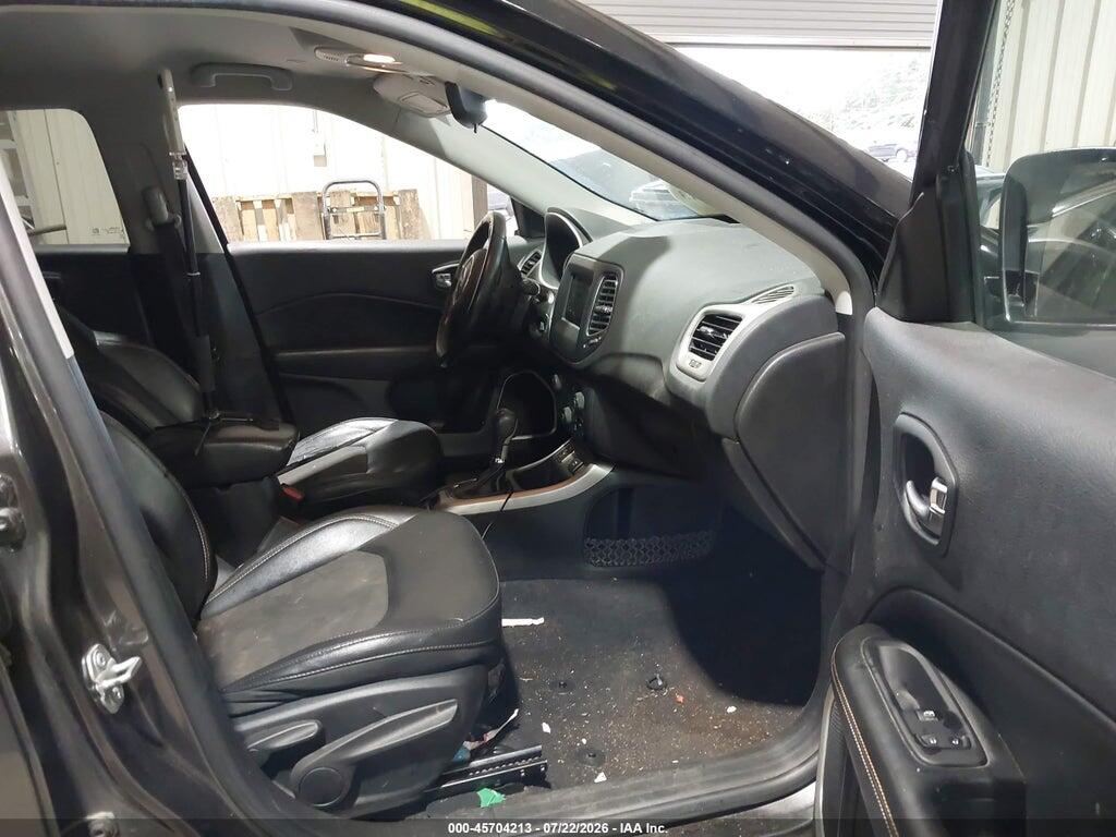 3C4NJCBB4KT788886 2019 JEEP COMPASS photo no. 5