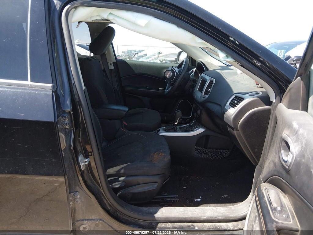 3C4NJDAB3KT781161 2019 JEEP COMPASS photo no. 5