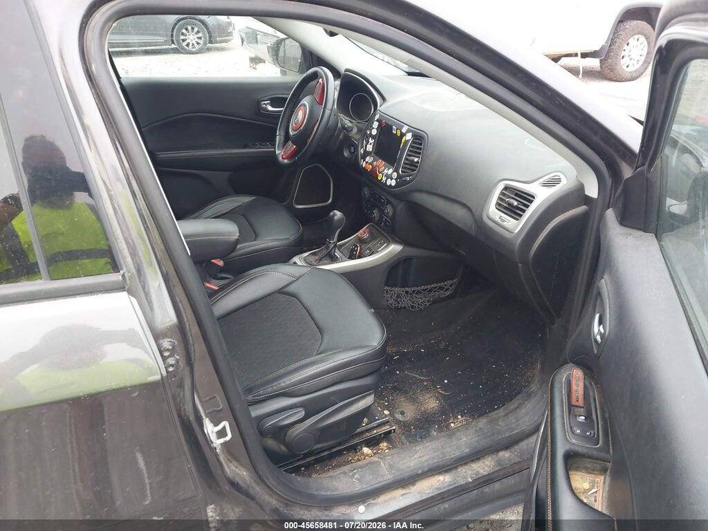 3C4NJDBB0KT645651 2019 JEEP COMPASS photo no. 5