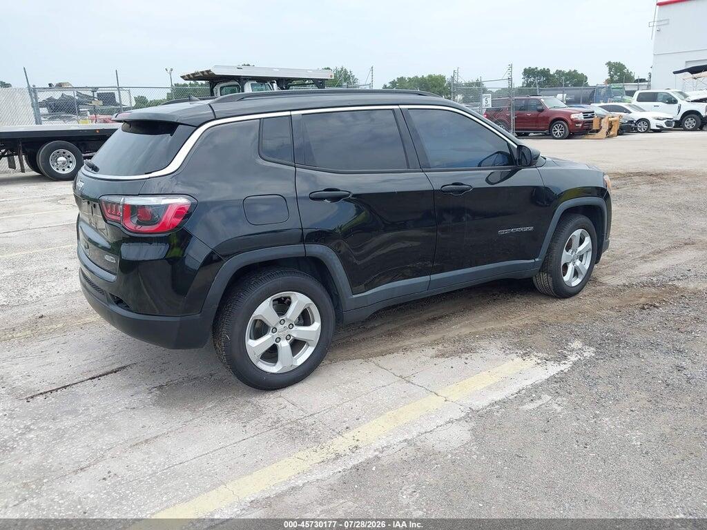 3C4NJCBB5JT267660 2018 JEEP COMPASS photo no. 4