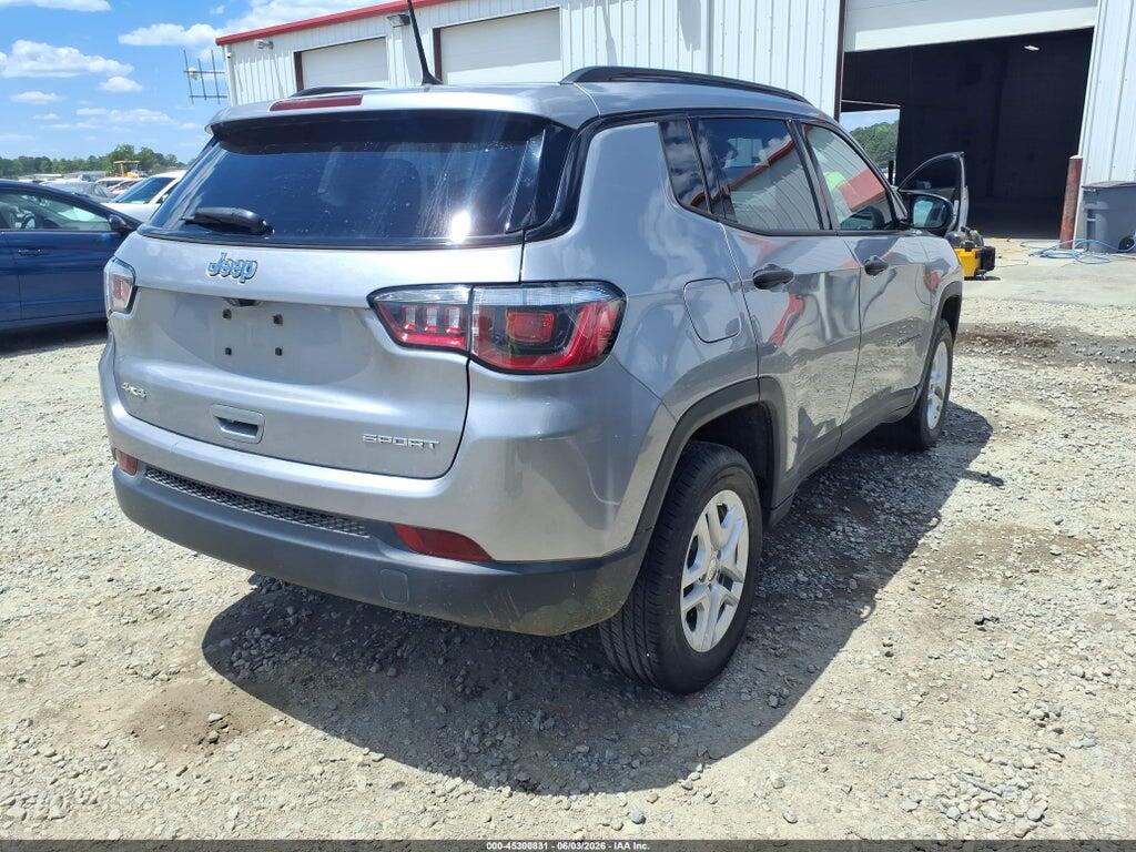 3C4NJDAB4JT359642 2018 JEEP COMPASS photo no. 4