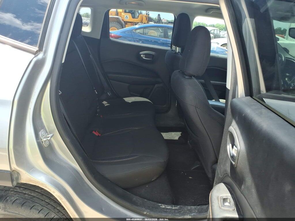 3C4NJDAB4JT359642 2018 JEEP COMPASS photo no. 8