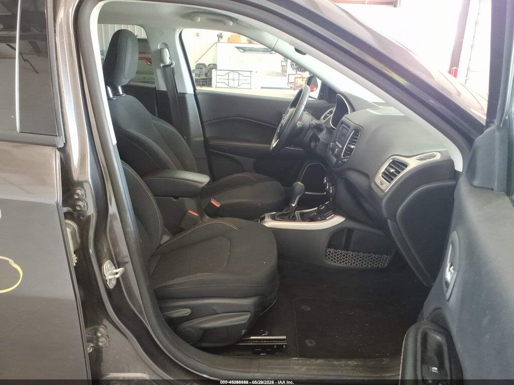 3C4NJDAB6JT359643 2018 JEEP COMPASS photo no. 5