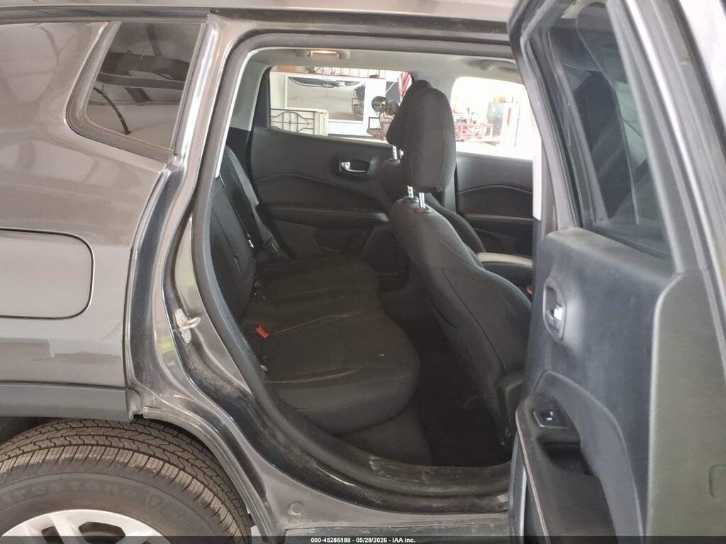 3C4NJDAB6JT359643 2018 JEEP COMPASS photo no. 8