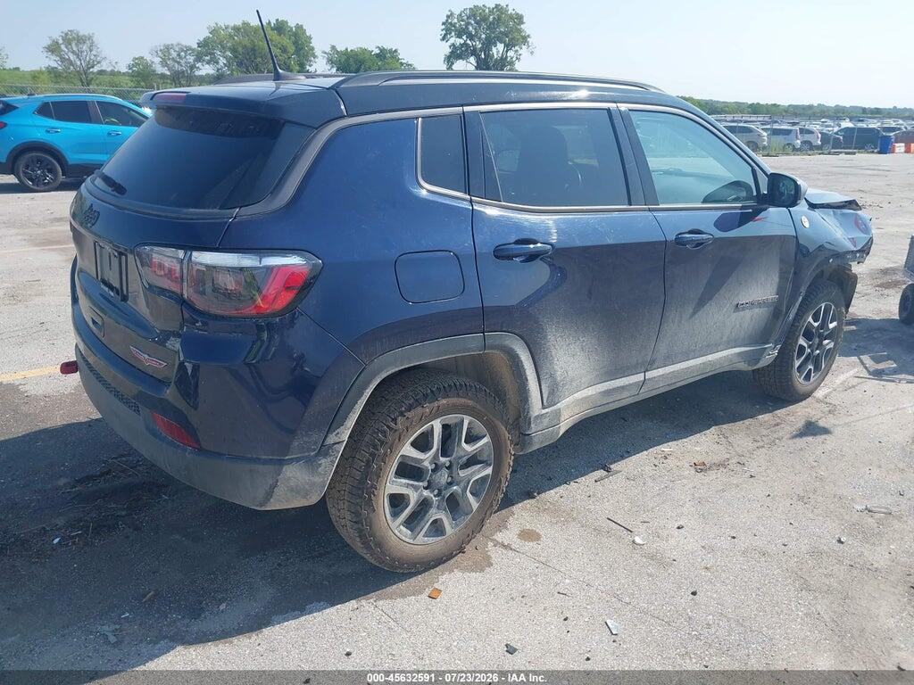 3C4NJDDB2JT456477 2018 JEEP COMPASS photo no. 4