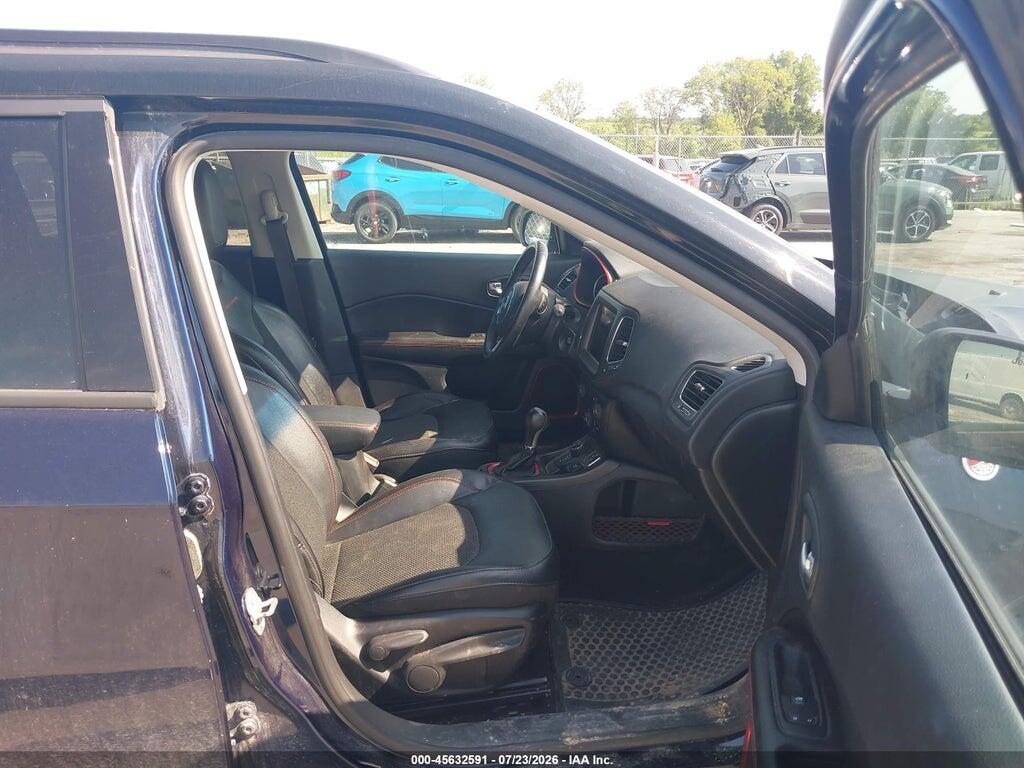 3C4NJDDB2JT456477 2018 JEEP COMPASS photo no. 5