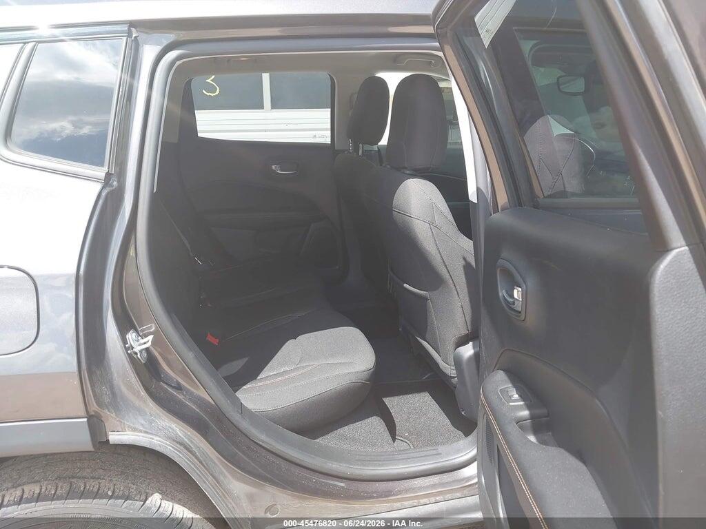 3C4NJDAB8JT392238 2018 JEEP COMPASS photo no. 8