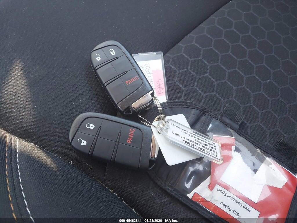 3C4NJDAB2JT392235 2018 JEEP COMPASS photo no. 11