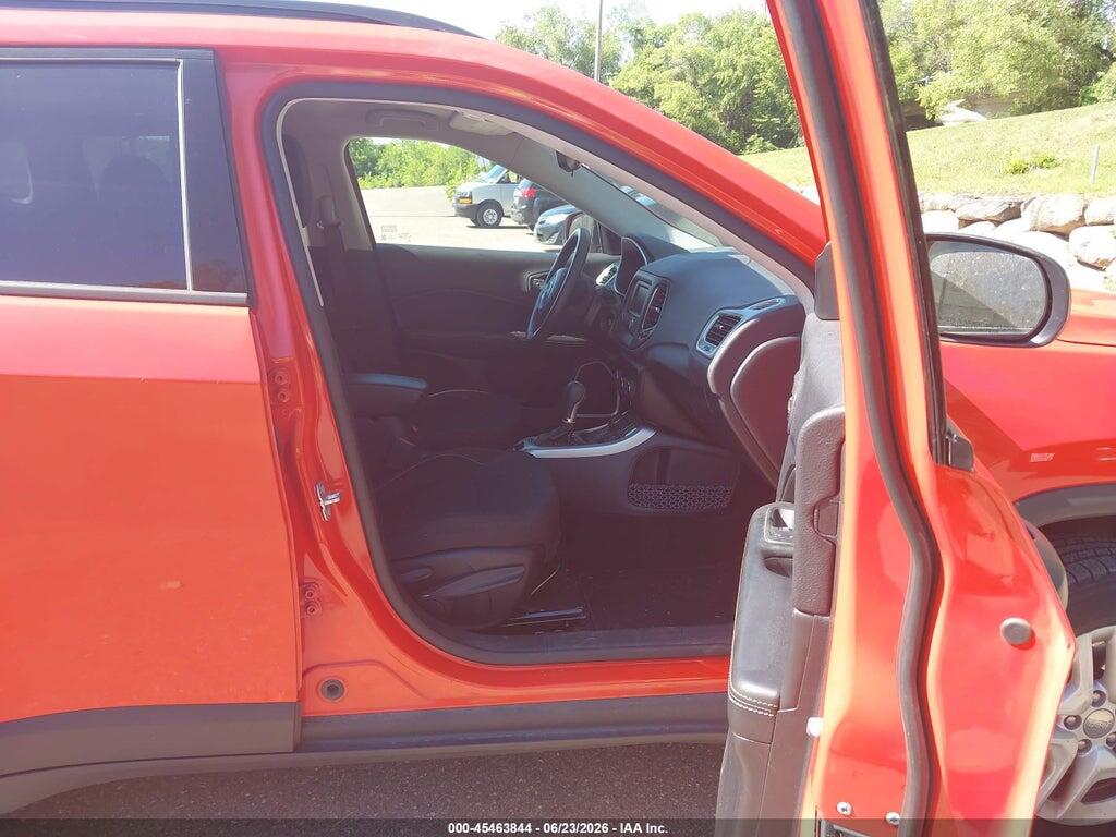 3C4NJDAB2JT392235 2018 JEEP COMPASS photo no. 5