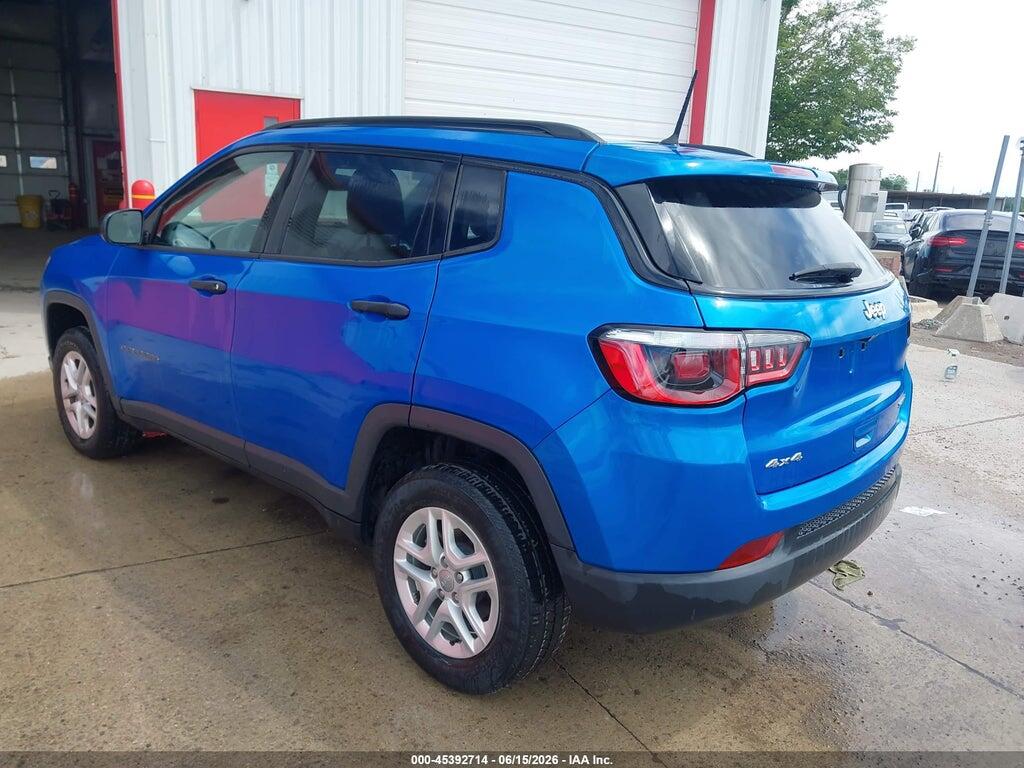 3C4NJDAB0JT413759 2018 JEEP COMPASS photo no. 3