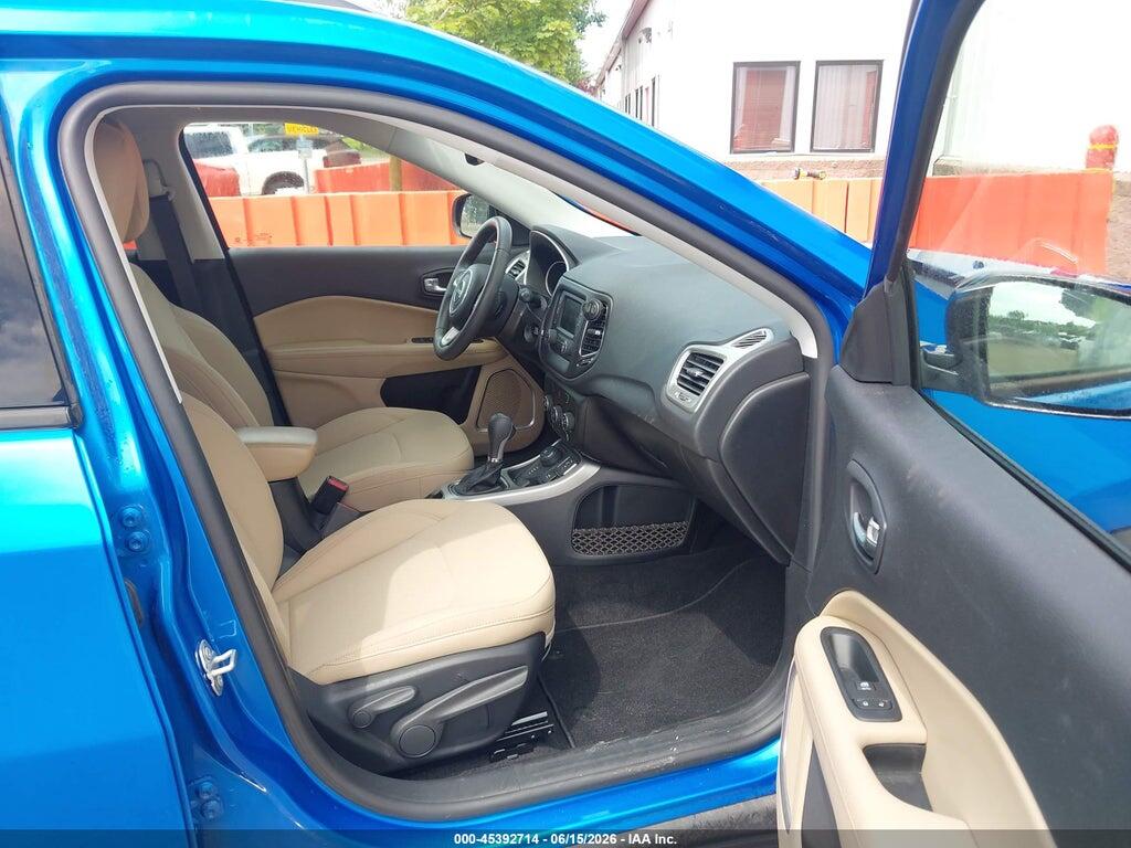 3C4NJDAB0JT413759 2018 JEEP COMPASS photo no. 5
