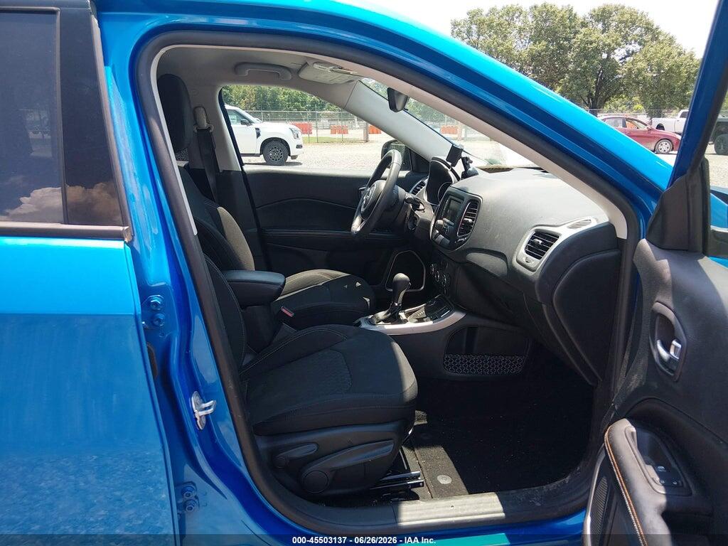 3C4NJDAB3JT372172 2018 JEEP COMPASS photo no. 5