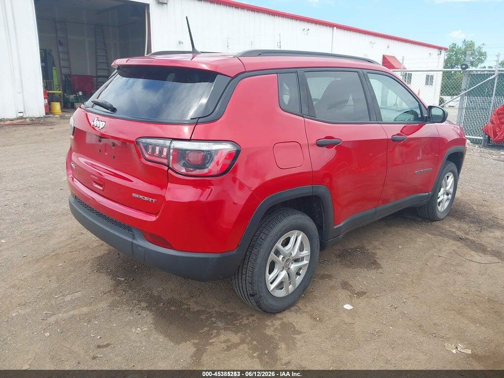 3C4NJDAB0JT334379 2018 JEEP COMPASS photo no. 4