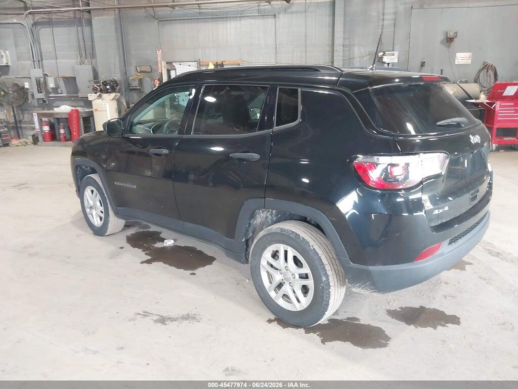 3C4NJDABXJT392242 2018 JEEP COMPASS photo no. 3