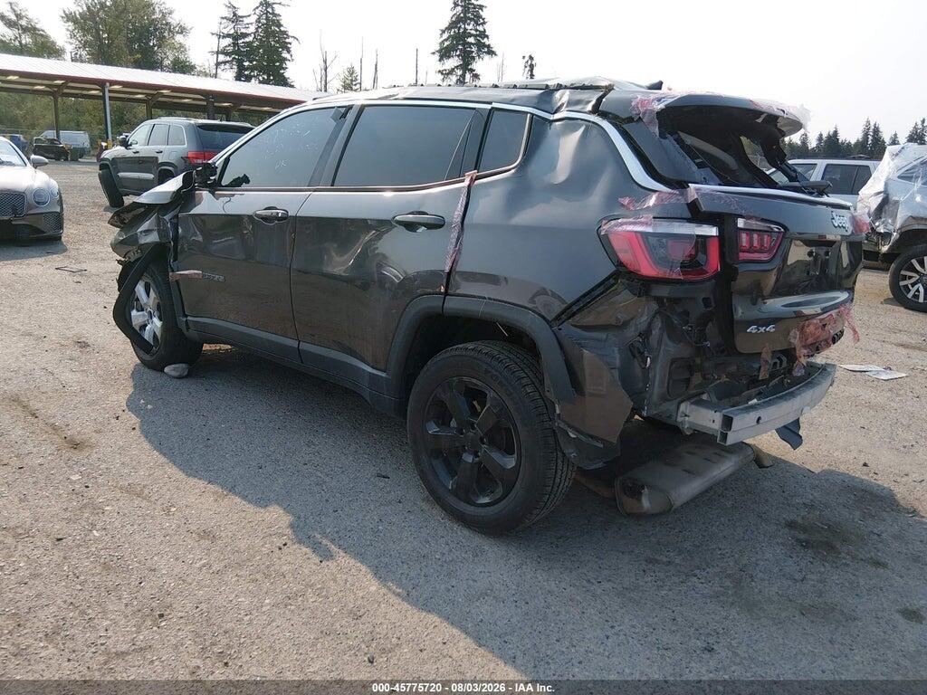 3C4NJDBB8JT423387 2018 JEEP COMPASS photo no. 3