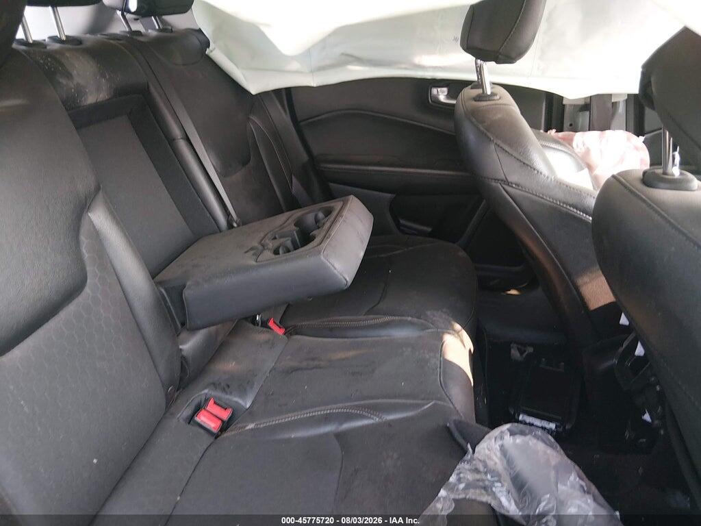 3C4NJDBB8JT423387 2018 JEEP COMPASS photo no. 8