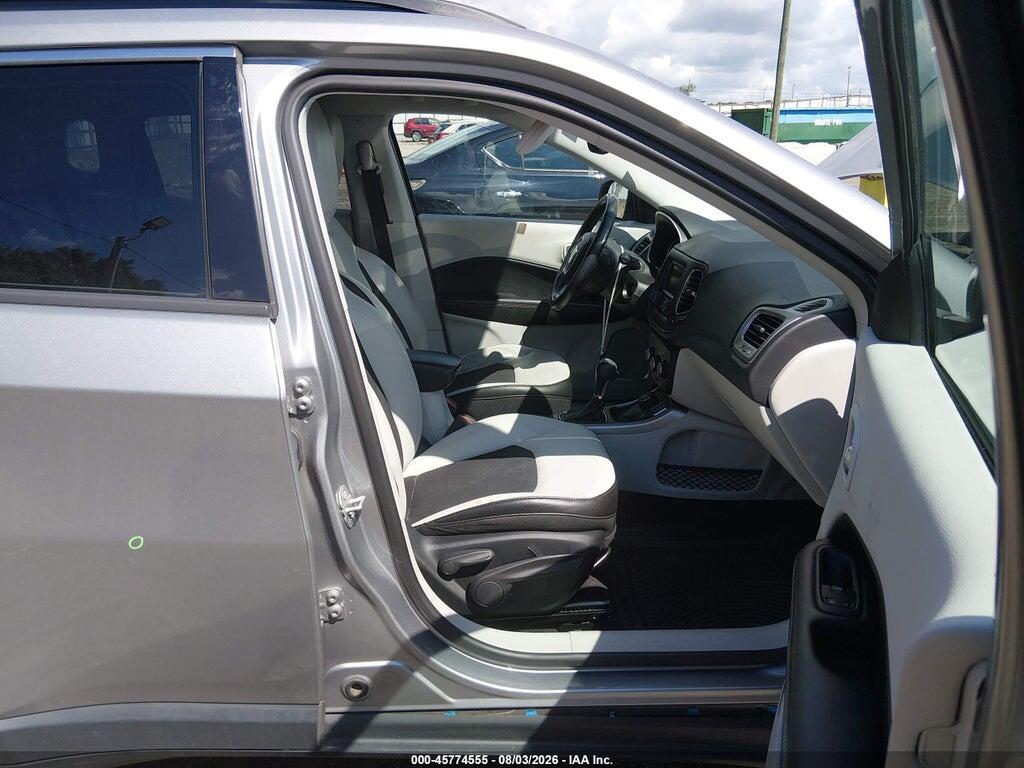 3C4NJDBB3JT314268 2018 JEEP COMPASS photo no. 5
