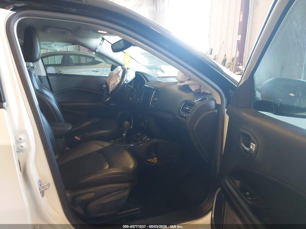 3C4NJDCB2JT329004 2018 JEEP COMPASS photo no. 5