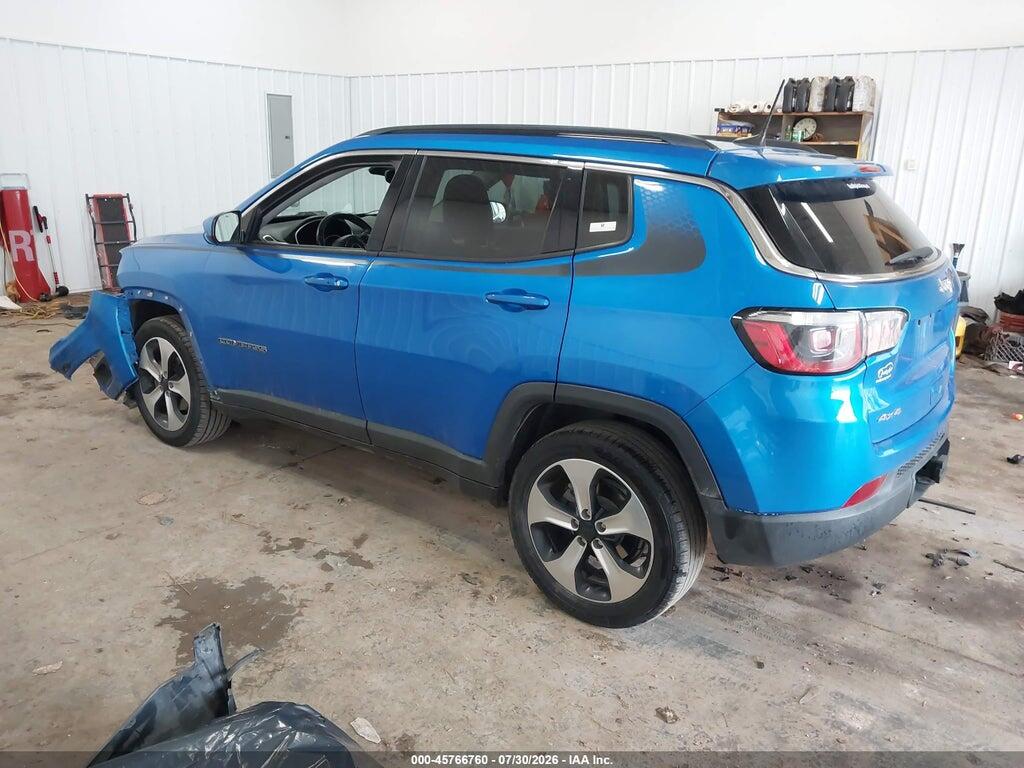 3C4NJDBB4JT135396 2018 JEEP COMPASS photo no. 3