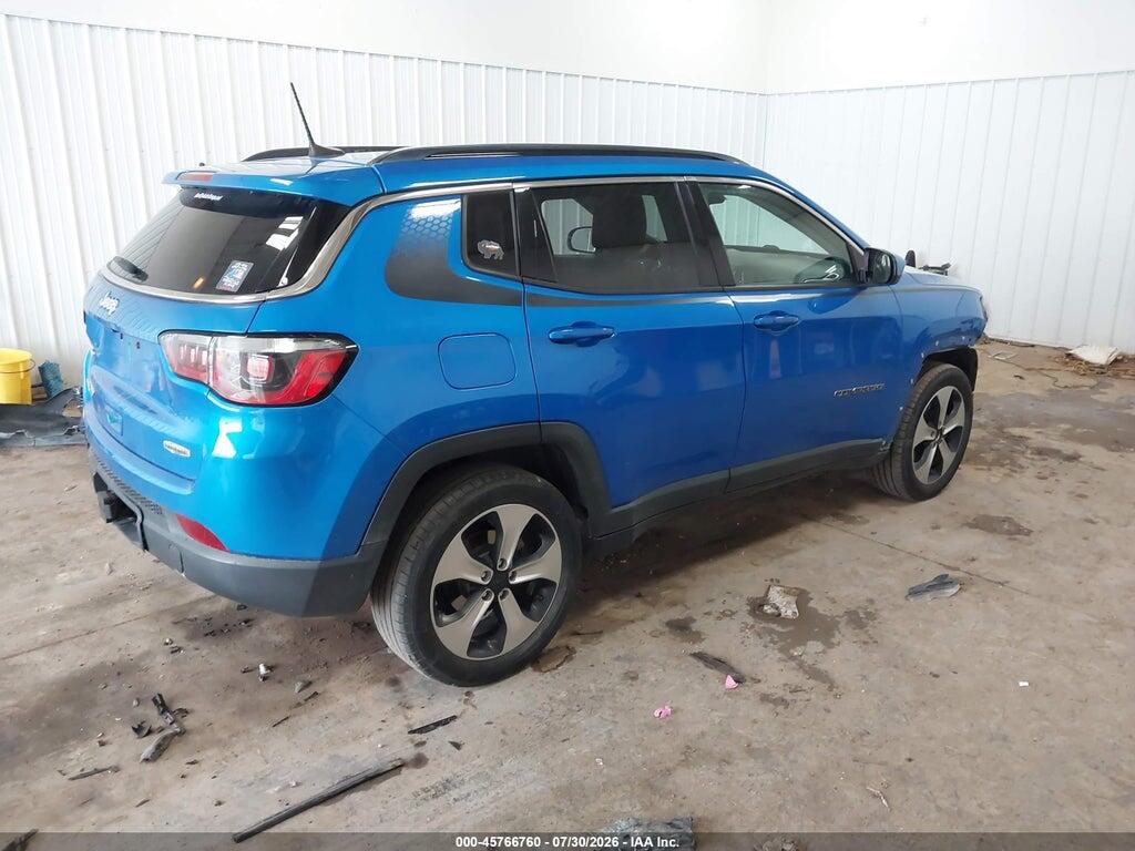 3C4NJDBB4JT135396 2018 JEEP COMPASS photo no. 4