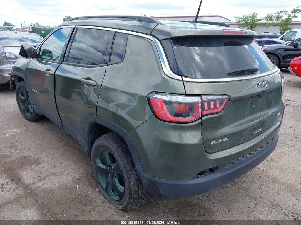 3C4NJDBB8JT423082 2018 JEEP COMPASS photo no. 3