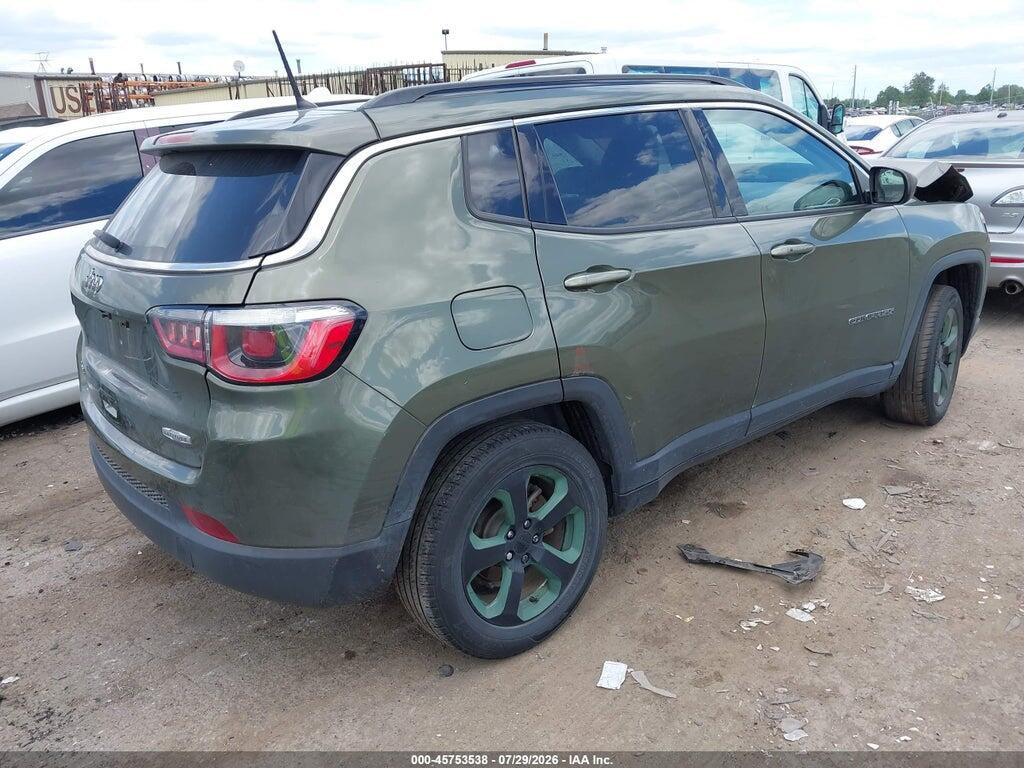 3C4NJDBB8JT423082 2018 JEEP COMPASS photo no. 4