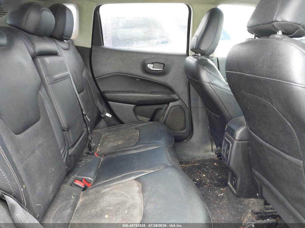 3C4NJDBB8JT423082 2018 JEEP COMPASS photo no. 8