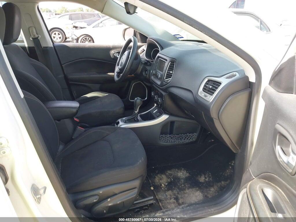 3C4NJCAB1JT328875 2018 JEEP COMPASS photo no. 5