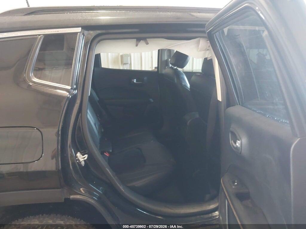 3C4NJDBB7JT199707 2018 JEEP COMPASS photo no. 8