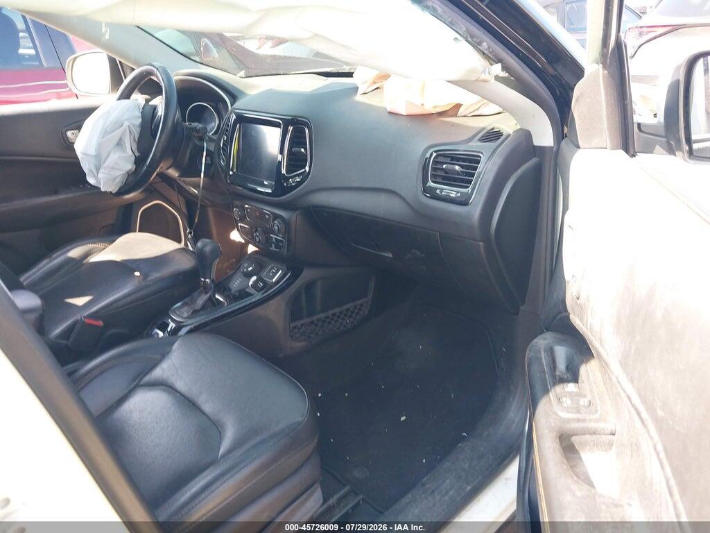 3C4NJDCB4JT433252 2018 JEEP COMPASS photo no. 5