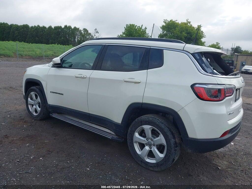 3C4NJDBB3JT423023 2018 JEEP COMPASS photo no. 3